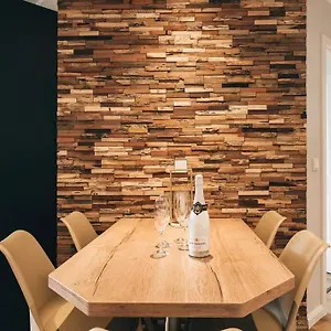 https://neu-100-qm-apartment-im-zentrum-von-dresden.dresdenhotels.net